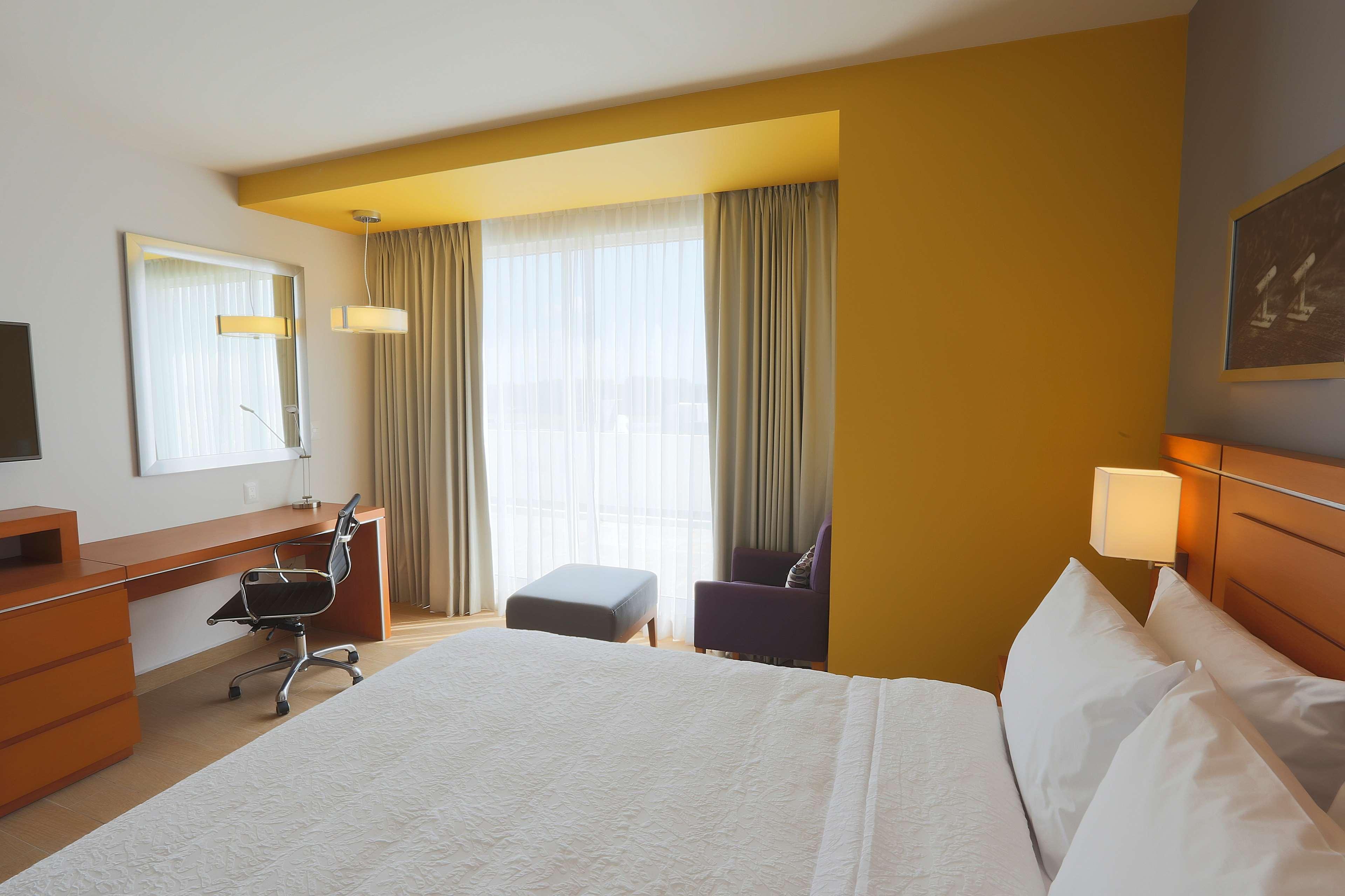 Hampton Inn & Suites By Hilton Paraiso Exterior photo