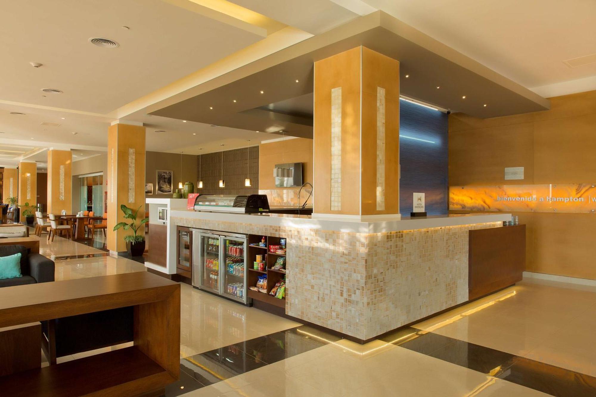 Hampton Inn & Suites By Hilton Paraiso Exterior photo
