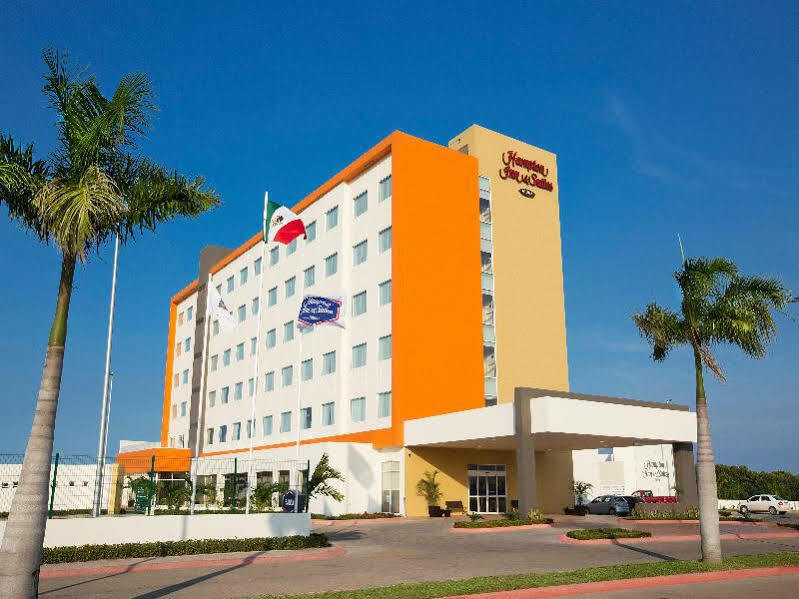 Hampton Inn & Suites By Hilton Paraiso Exterior photo