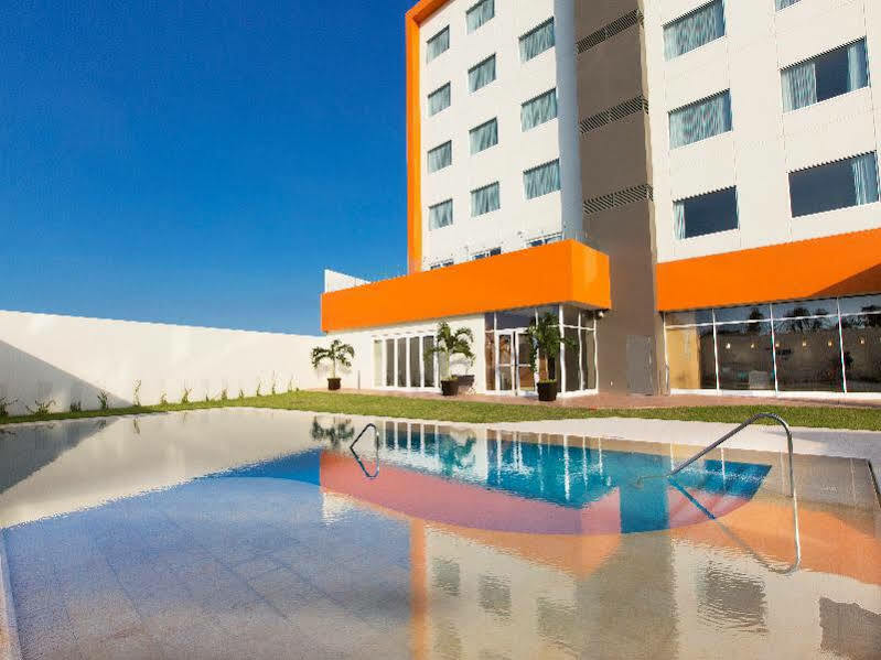 Hampton Inn & Suites By Hilton Paraiso Exterior photo